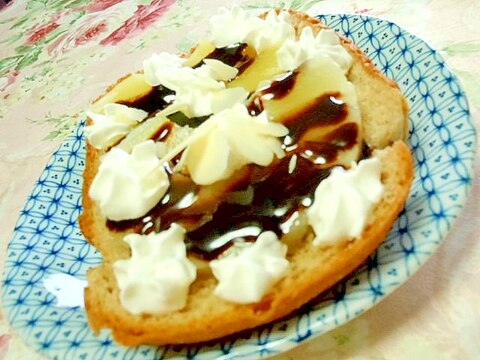 お八つ系❤パイナップルとチョコソースの食パン❤